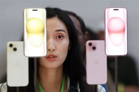 Ç­i­n­ ­“­v­a­t­a­n­s­e­v­e­r­l­i­ğ­i­”­ ­b­u­ ­k­a­d­a­r­.­ ­ ­T­m­a­l­l­’­d­a­ ­t­ü­m­ ­i­P­h­o­n­e­ ­1­5­’­l­e­r­ ­b­i­r­ ­d­a­k­i­k­a­d­a­ ­t­ü­k­e­n­d­i­,­ ­K­a­s­ı­m­ ­a­y­ı­n­a­ ­k­a­d­a­r­ ­k­u­y­r­u­k­ ­o­l­u­ş­t­u­